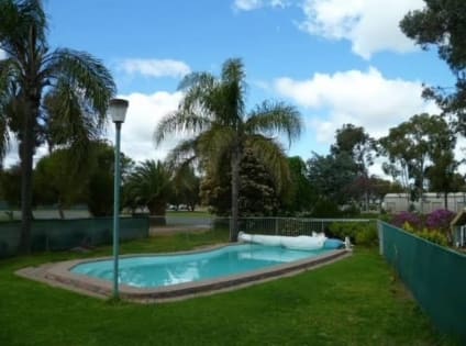 20 Room Motel for Sale in Tocumwal NSW Leasehold: $1,450,000, brand new 30-year lease.