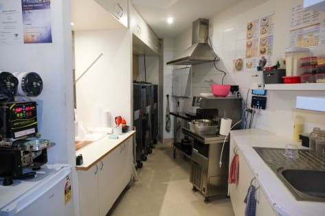 FROZEN YOGURT & BUBBLE TEA