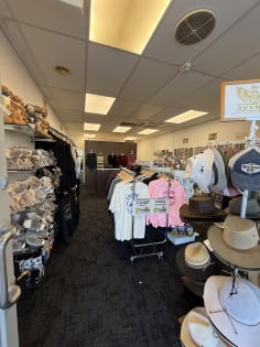Souvenirs and Gift shop in Tourist town - LORNE
