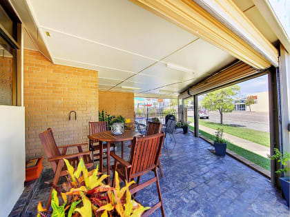 LARGE PROFITABLE LEASEHOLD MOTEL, IN FNQ LARGEST CITY - 2324ML