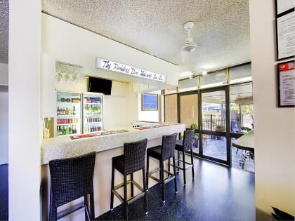 LARGE PROFITABLE LEASEHOLD MOTEL, IN FNQ LARGEST CITY - 2324ML