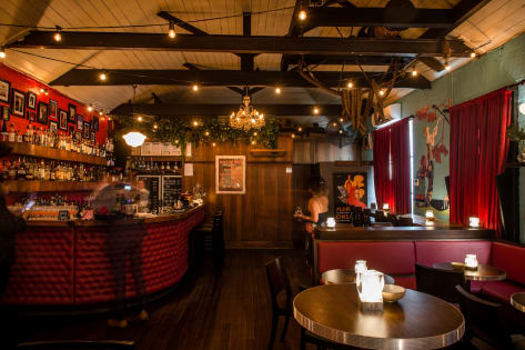​MYRTLE WINE BAR & MURMUR PIANO BAR