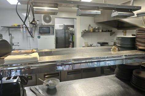 EXECUTIVE LONG TERM MONEY EARNER IN THE TOOWOOMBA CBD - 2900ML