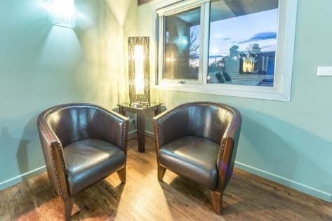 BY MOTEL ROOM, ONE OF THE TOP REGIONAL EARNERS - 2468ML