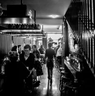 ICONIC WINE BAR and PIZZERIA IN PRIME LOCATION