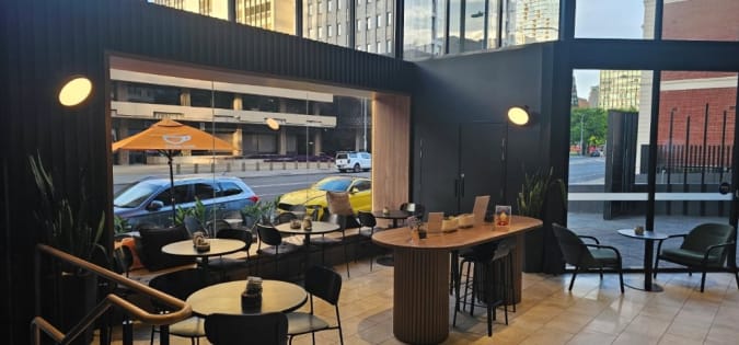 5 DAY BEAN BAR ESPRESSO FRANCHISE FLINDERS STREET GROUND FLOOR 15 STORY BUILDING $179,000+SAV