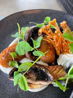CAFE - TAKING $40,000PW.   3PM CLOSE.   PERFECTLY FITTED.  FANTASTIC LOCATION.