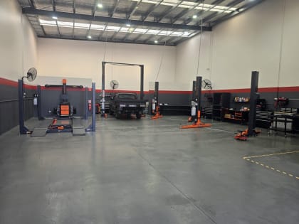 Mechanic, Automotive workshop