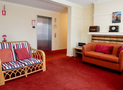 REDUCED, OWERS WANT IT SOLD, ALL OFFERS PRESENTED - 2908MF