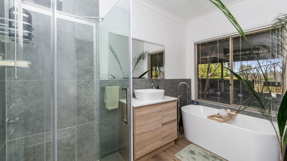 Licensed 30-dog facility with established 17-year trading history  within 90 minutes of Melbourne.