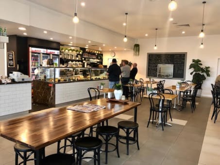 COFFEE LOUNGE - TAKING $26000PW .  RENT $1150 PW.  40KG COFFEE PW. TOP TOP LOCATION