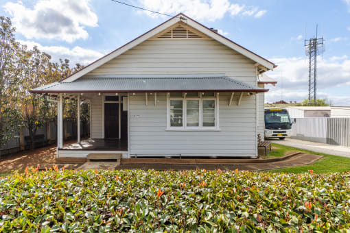 SCHOOL BUS RUN & RESIDENCE