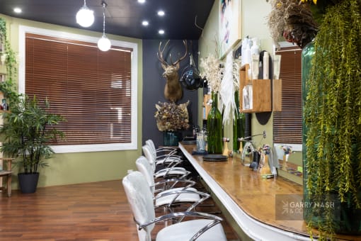 PROFITABLE HAIRDRESSING SALON IN THE HEART OF BEECHWORTH
