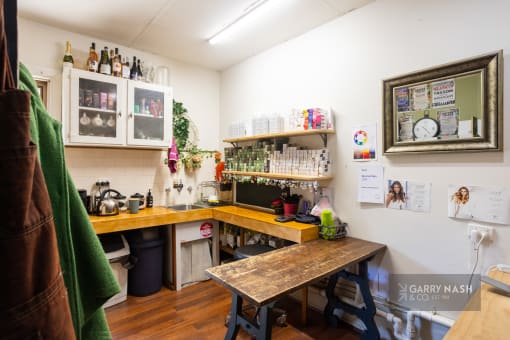 PROFITABLE HAIRDRESSING SALON IN THE HEART OF BEECHWORTH