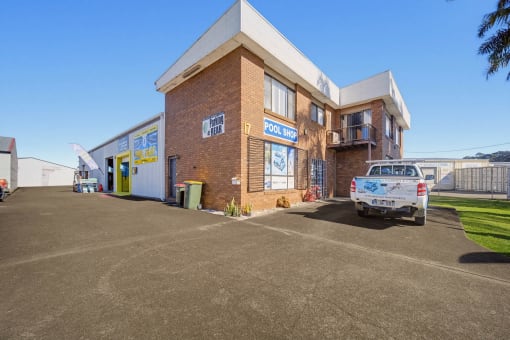 Dive Right In To Business Ownership - Manning Pools Rubber & Foam