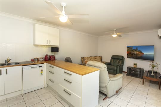 Profitable Seaside Bed & Breakfast Freehold Investment in Redcliffe