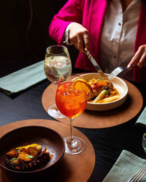 Richmond's Only Restaurant with Yarra River Views SV1579