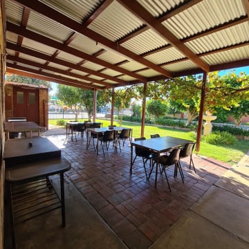 24 - ROOM REGIONAL MOTEL - NSW