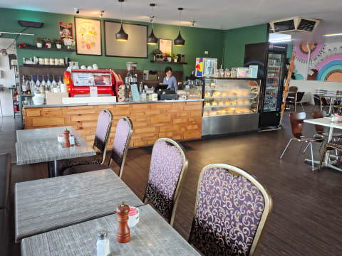 Established Franchise Café  - Strong Brand, Loyal Customers, Proven Systems