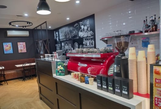 Iconic $16k+/Wk Flagship Ferguson Plarre Bakery – Moonee Ponds (Our Ref: V2099)