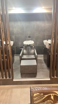 FULLY FITTED HAIR SALON  WALK IN & START TRADING