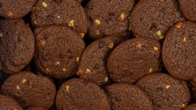 Indulge in Sweet Success with Mrs. Fields® Bakery Cafe Franchise!