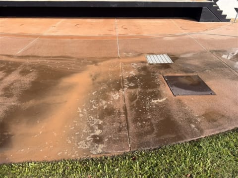 Pressure Cleaning And Gutter Cleaning