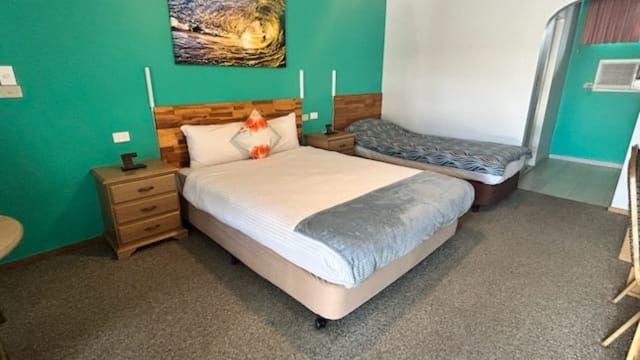 Profitable 15 - Room Murray River Motel with Long Lease Security