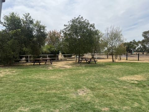 Railway Hotel Dingee - Build It and They Will Come