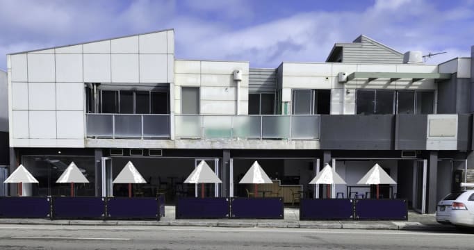 Ideally located restaurant/cafe/bar  (freehold available)