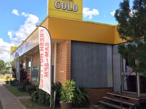 BLUFF HOTEL: FREEHOLD HOTEL & GAMING OPPORTUNITY - 72HF