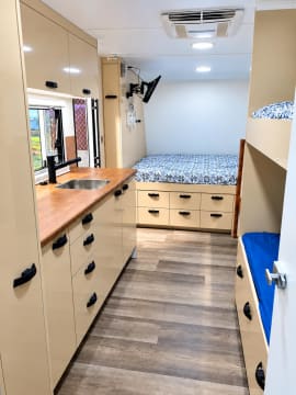 Chuck Wagon Fitouts. Equine Fitout Business.