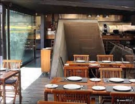 QUALITY RESTAURANT AND COCKTAIL BAR IN LORNE