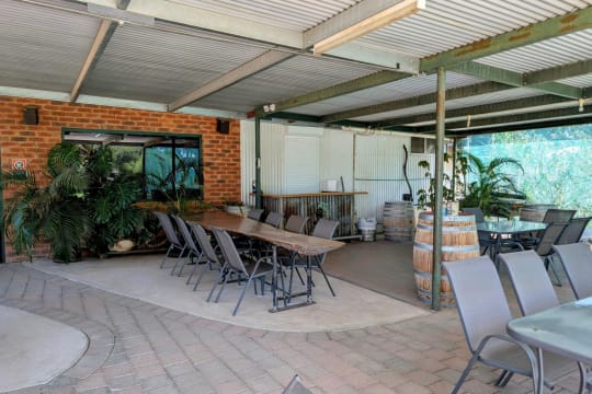 Post Office Hotel & Caravan Park