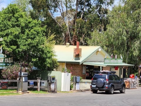 CARAVAN PARK - General Store, Fuel - GROUP ACCOMMODATION - RESORT - Complete Off-Grid Town