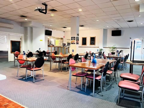 Avemcmvzpkhzoko8i9qu