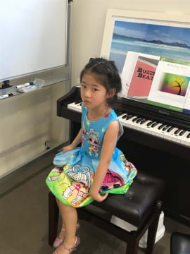 Smart Children Play Piano