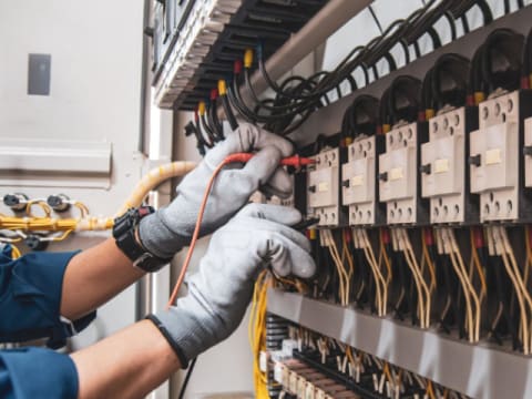 ⚡ POWER UP YOUR NEXT BUSINESS MOVE ⚡