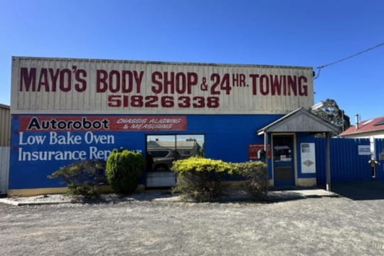 24 Hour Towing Service & Body Repair Shop