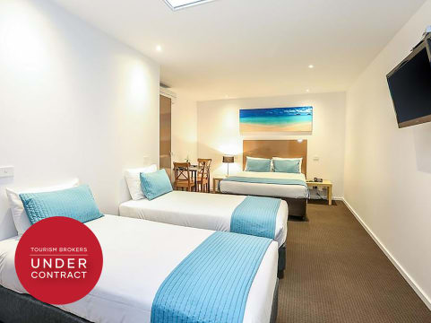 PRESTIGE LOCATION AND ACCOMODATION IN THRIVING VICTORIA’S SECOND LARGEST CITY - 2876MF