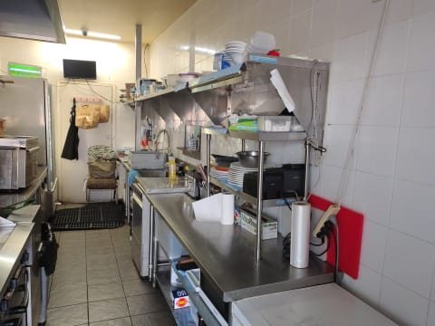 Established Franchise Café  - Strong Brand, Loyal Customers, Proven Systems