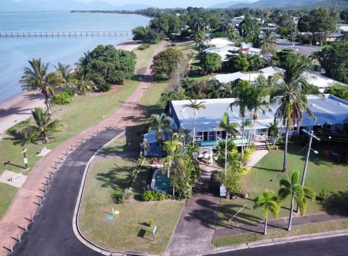 Money Maker Beachfront Leasehold, Walk to CBD And Lifestyle Business Opportunity - 2688ML