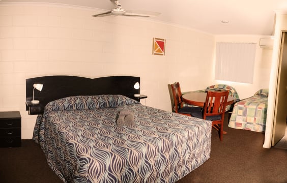 CENTRAL QLD COASTAL FREEHOLD MOTEL - 2917MF