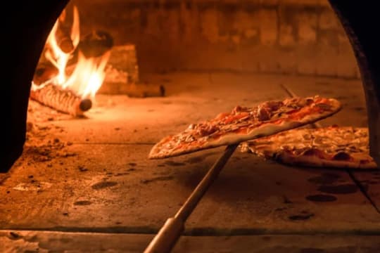 Italian Restaurant and Takeaway Taking a Huge $19,000 p/w! (Our Ref: V2073)