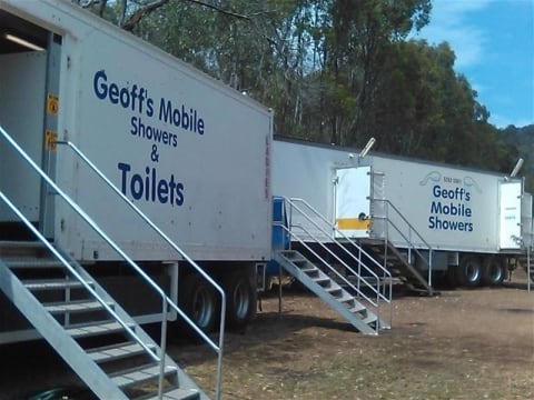 Geoffs Mobile Showers & Toilets - Hire Services with Prime Movers