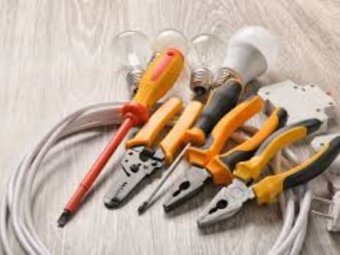 ⚡ POWER UP YOUR NEXT BUSINESS MOVE ⚡