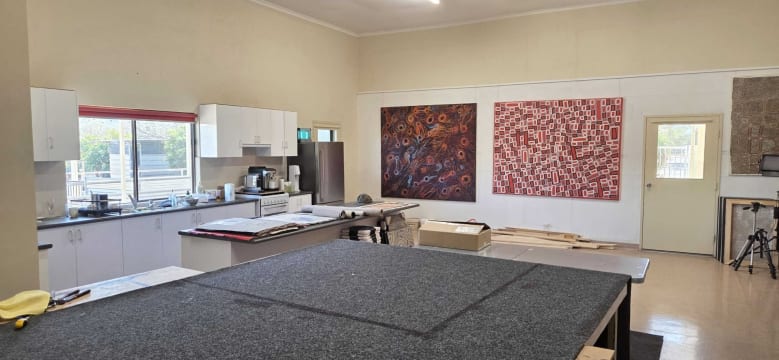 Property with 2 Residences & 2 Galleries on 6.5 acres