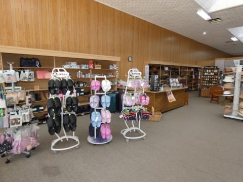 CURRENT OWNER IS LOOKING TO RETIRE AFTER 30+YEARS