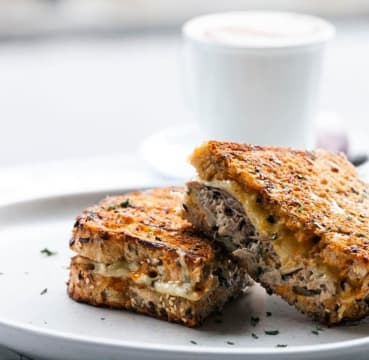 ICONIC SOUTH YARRA CAFE – WALK IN / WALK OUT BARGAIN!