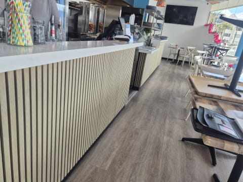 SENSATIONAL WATERFRONT RESTAURANT & BAR $150,000 FIT-OUT  CHATTEL SALE ONLY $75,000